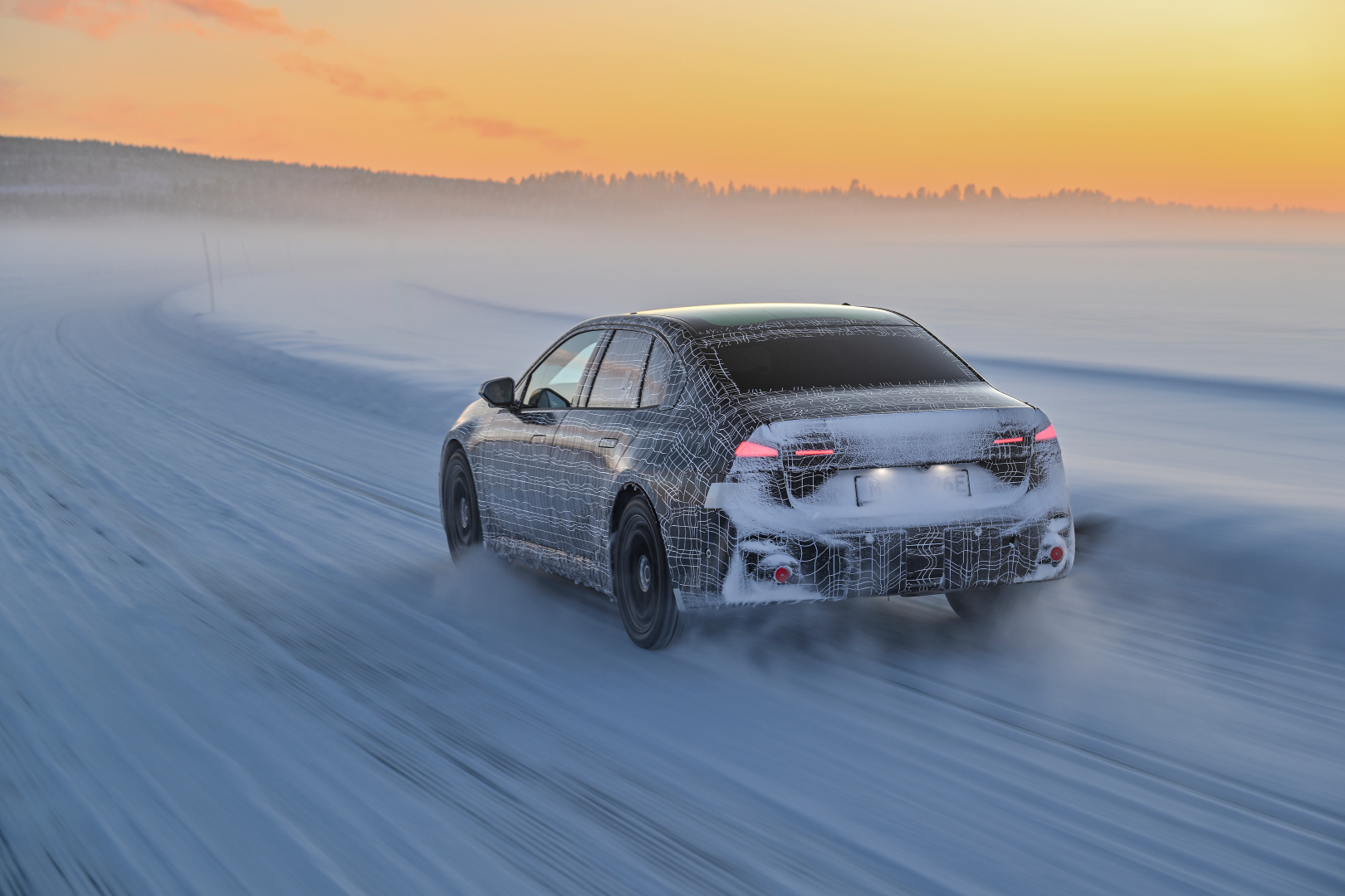 SMALL_P90631116_highRes